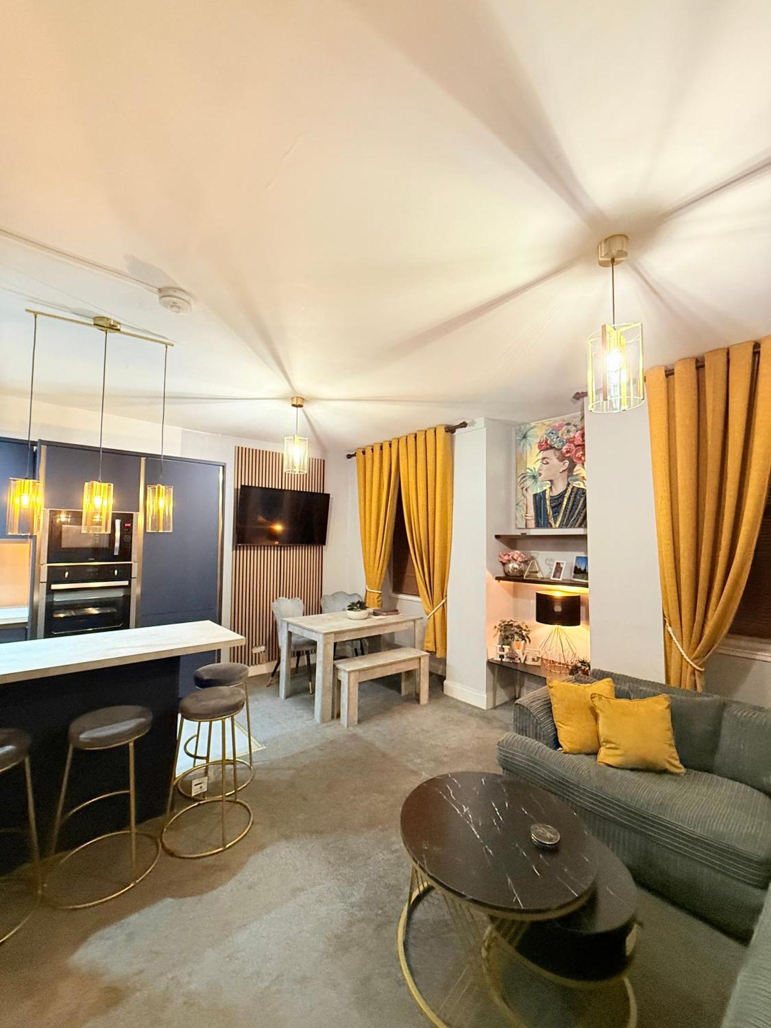 Two Bedroom Apartment-Central Edinburgh-Old Town-Licensed Eksteriør billede
